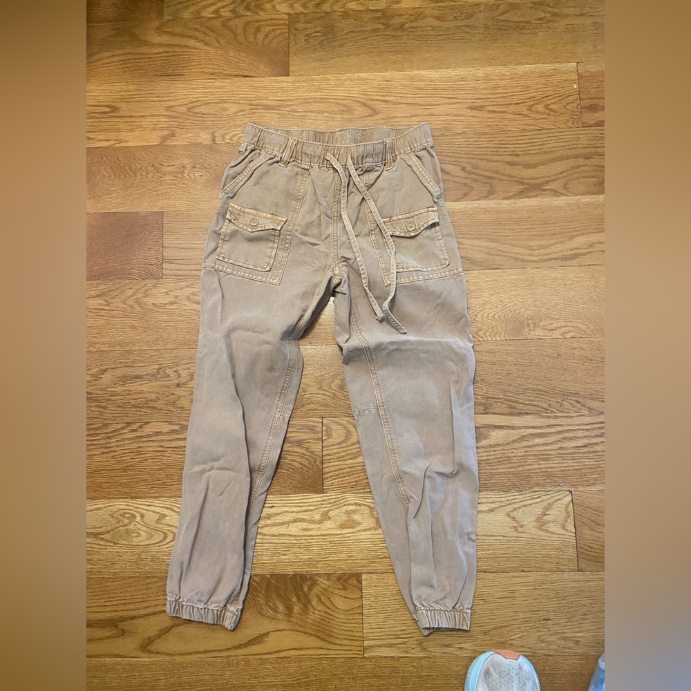 Aerie Tan woman’s cargo Pants